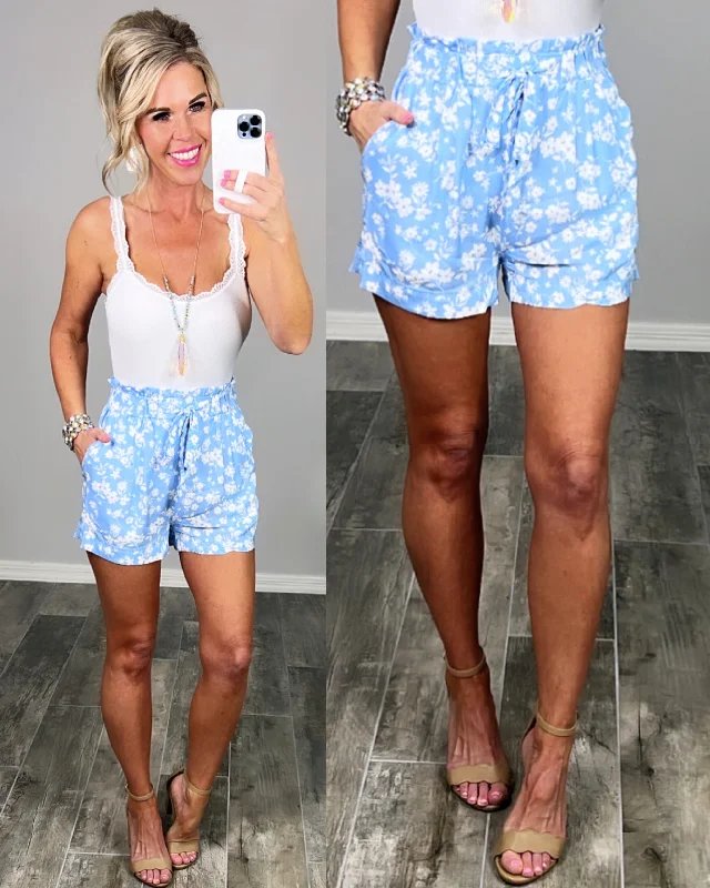 Sun And Blooms Floral Print Shorts - Blue